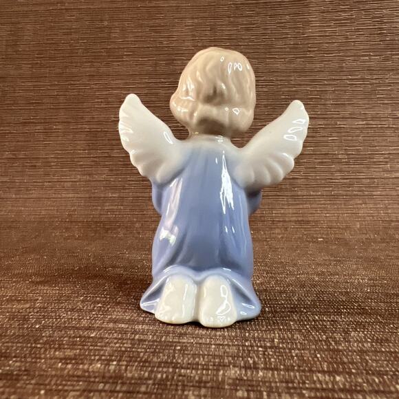 Vintage Praying Angel Figurines – Blue & White Ceramic Boy & Girl – Japan VTG - Picture 15 of 16